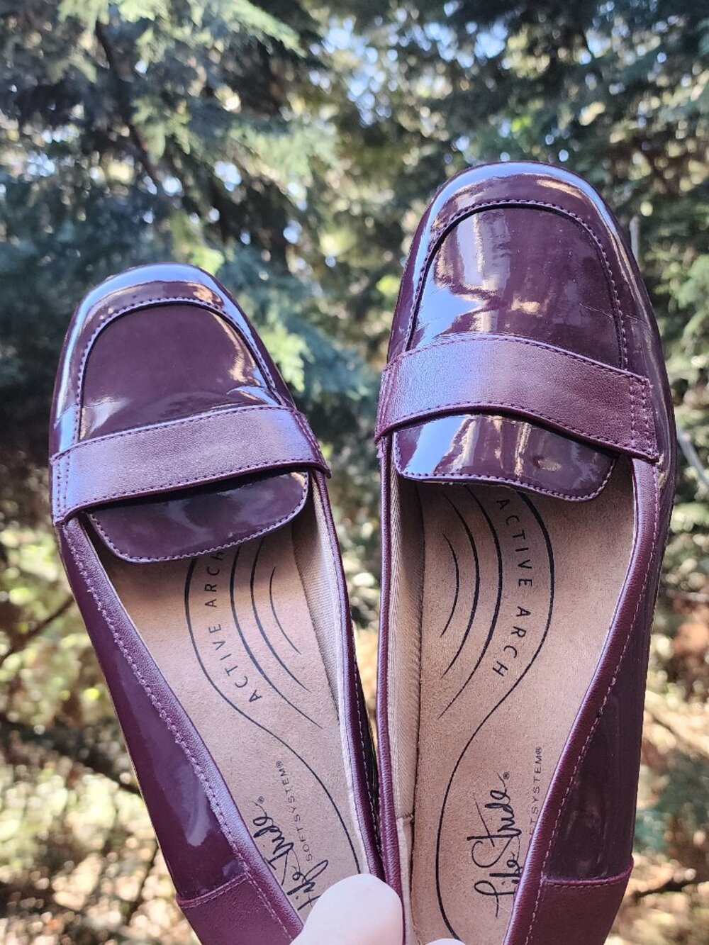 Womens Burgandy life stride patent leather flats 8 W